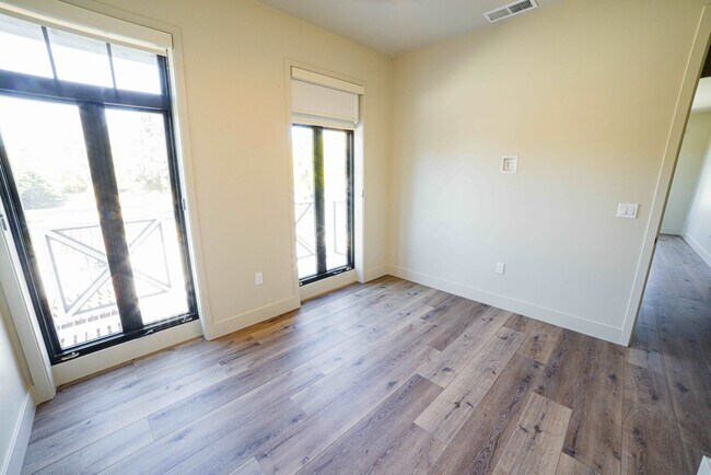 Building Photo - Rhine House Lofts