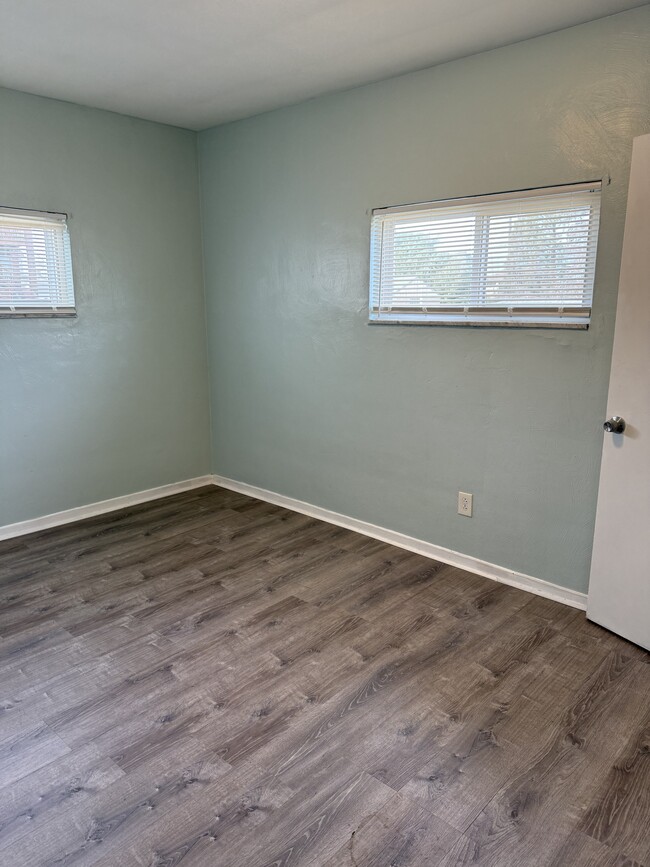 Building Photo - 1310 Pirl St