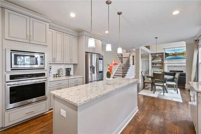 Building Photo - 4402 Income Cir