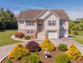 Building Photo - Spacious 4 Bed, 3 Bath Home for Rent – Blacksburg Area – $3,200/month