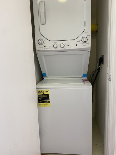 Washer & Dryer - 2445 Telegraph Ave