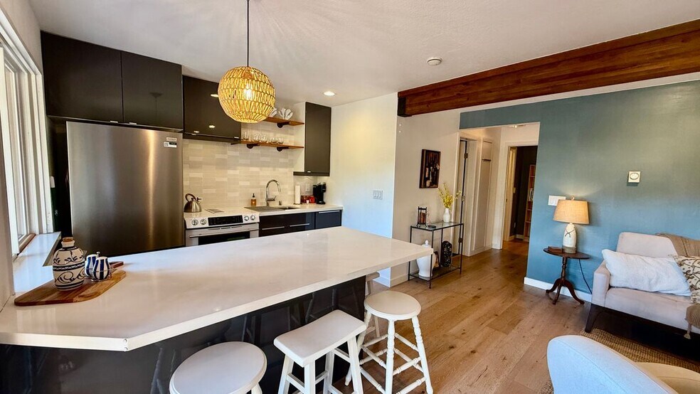 Building Photo - 106 Stanford Way