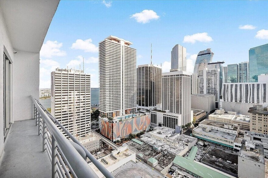 Building Photo - 133 NE 2nd Ave