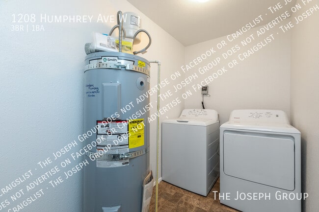 Building Photo - 1208 Humphrey Ave W