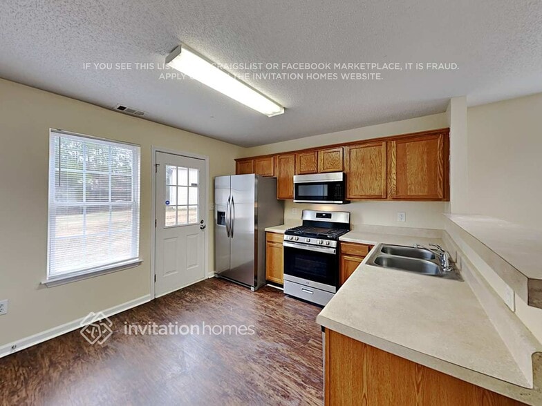 Building Photo - 204 Tulane Dr