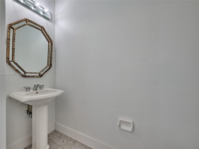Building Photo - 475 Ocean Ridge Wy