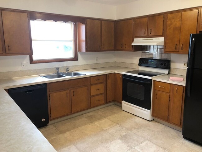 Building Photo - 7820 E Mt Hope Hwy