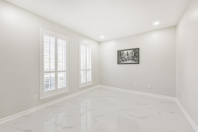 Building Photo - 2315 Bending Spring Dr