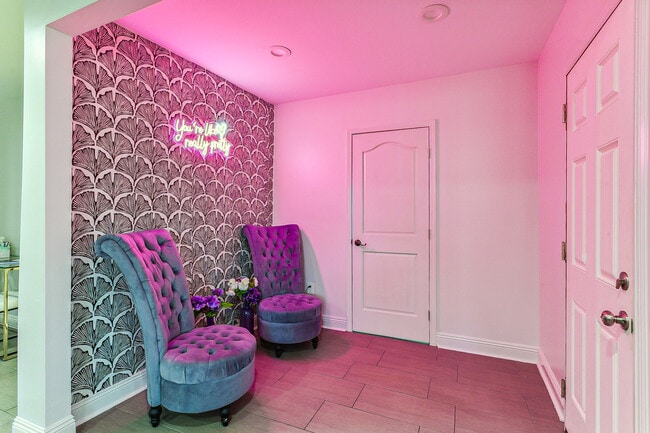 Building Photo - 2331 Feliciana St