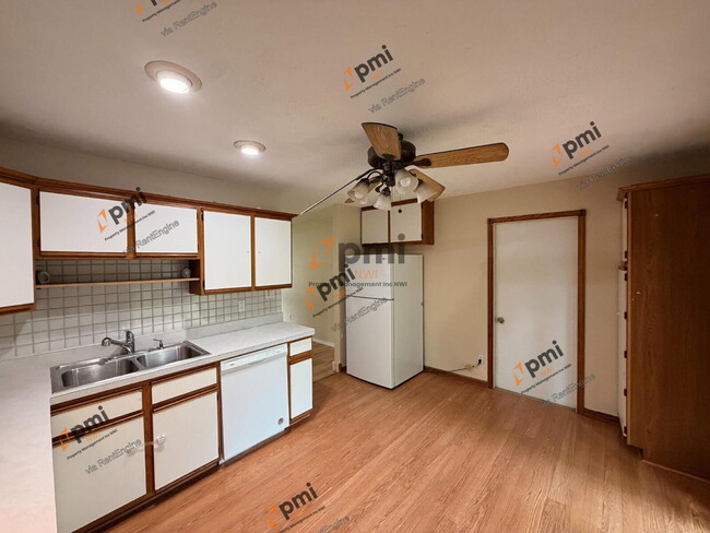 Building Photo - 7726 Durbin St