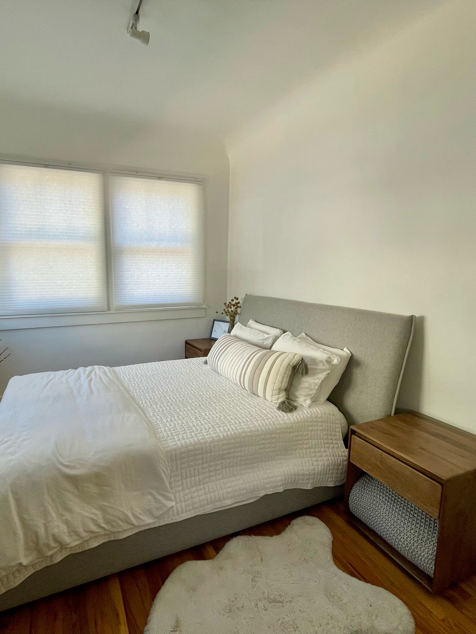 Building Photo - 308 Arno St NE