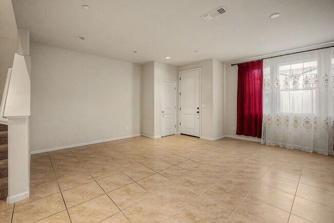 Building Photo - 15137 Breckinridge Ave