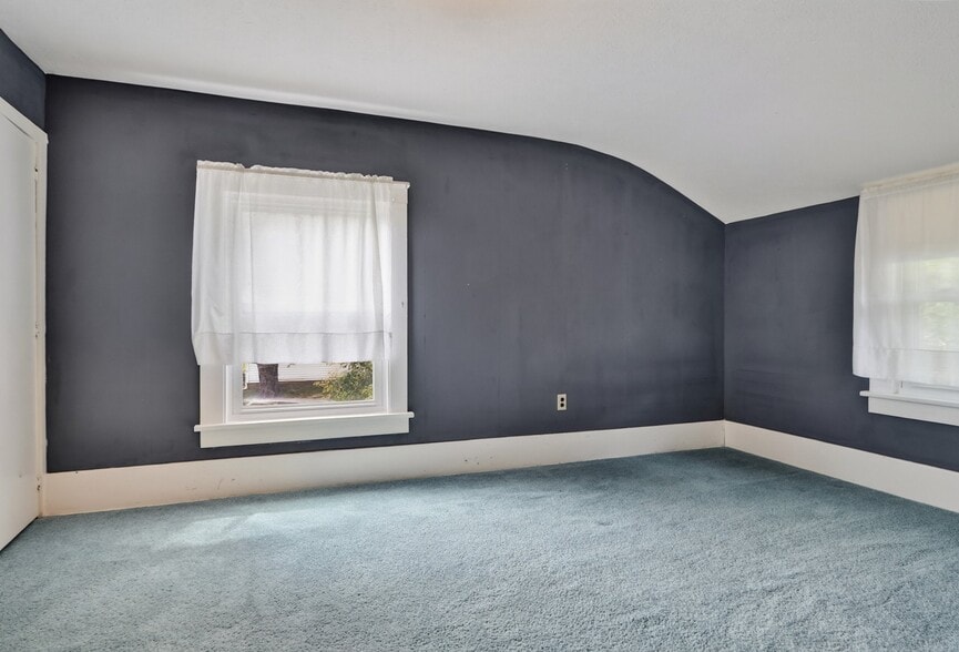 Building Photo - 688 9th St