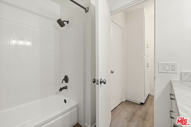 Building Photo - 4615 Finley Ave