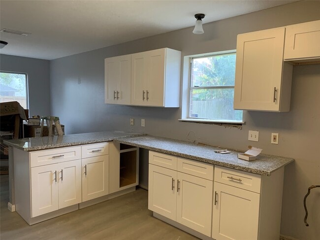 Building Photo - 7022 Harpers Dr