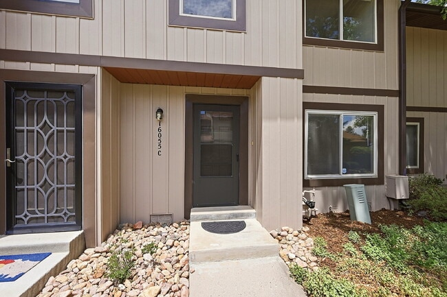 Building Photo - $2,325.95, 2-bed, 2-bath in Aurora with in Unit Laundry!