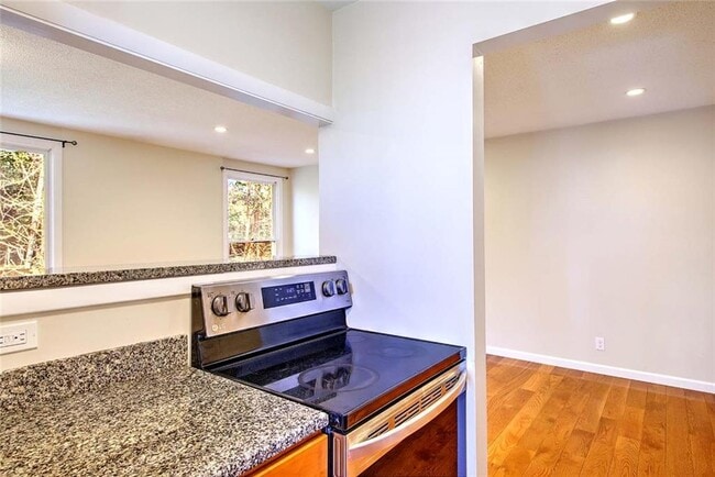 Building Photo - 274 S Main St