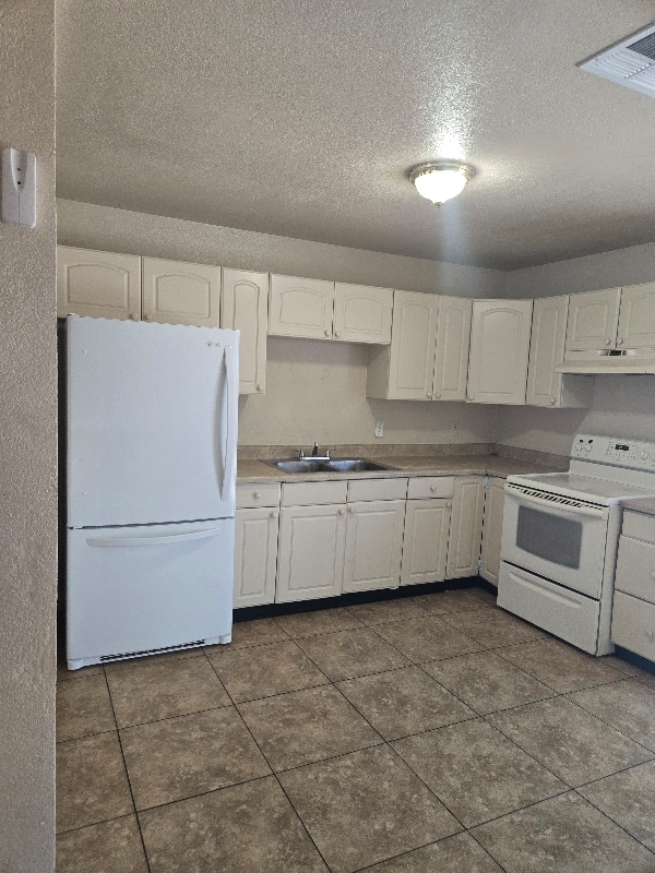 Building Photo - 800 N Jones Blvd