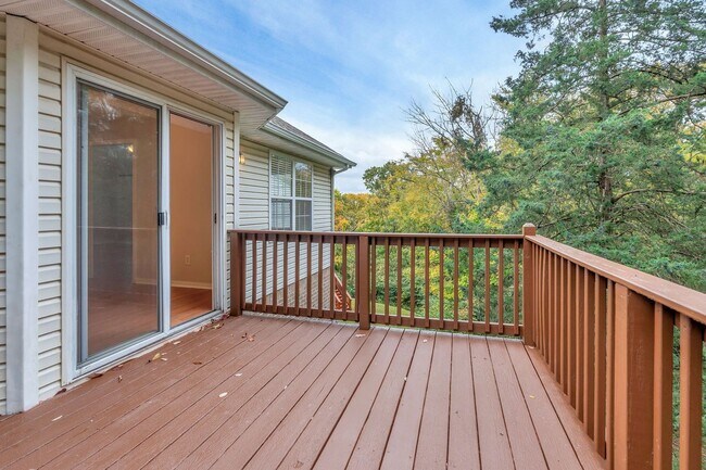 Building Photo - Beautifully Updated Home with Modern Finishes