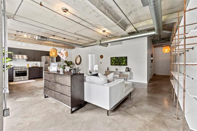 Building Photo - 1001 Belleview St