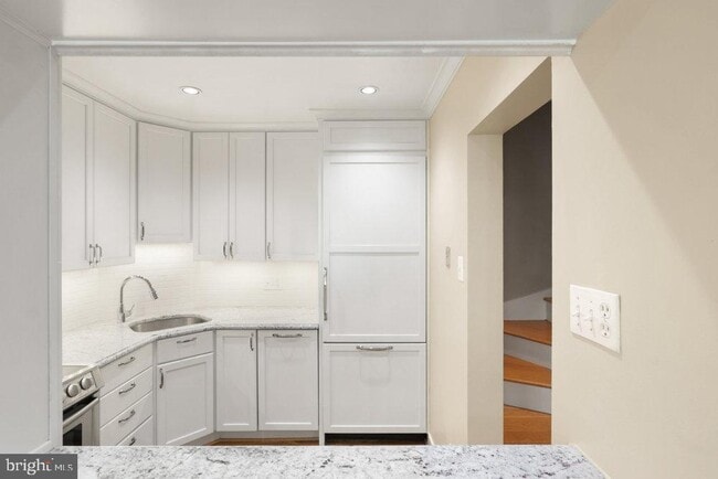 Building Photo - 568 N St Asaph St