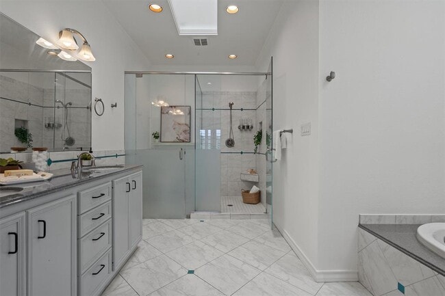 Building Photo - 506 W 33rd St