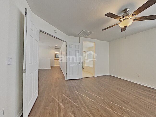 Building Photo - 767 W Paseo Celestial