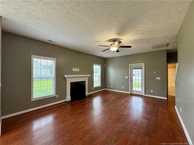 Building Photo - 250 Bayleaf Dr