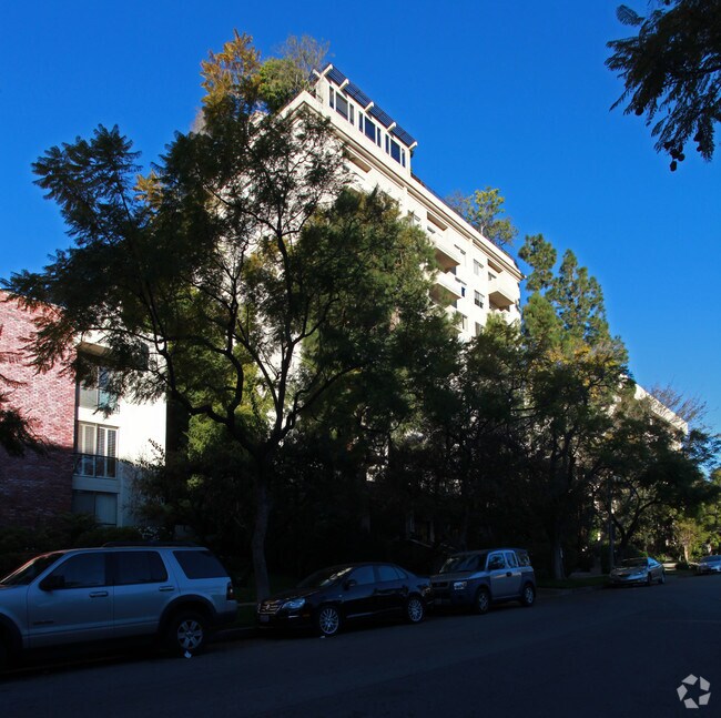 Primary Photo - Beverly Oakhurst Apartments
