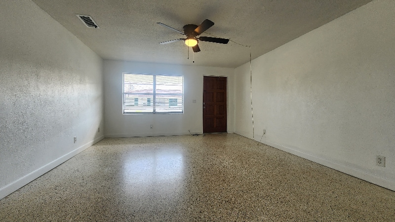 Building Photo - 1750 S Palmetto Ave