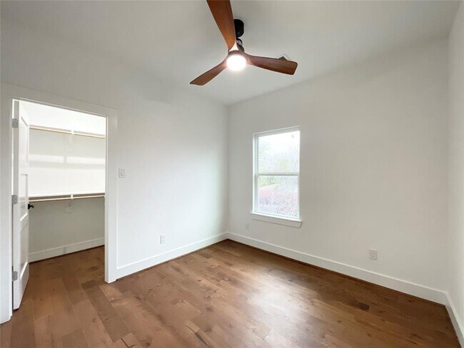 Building Photo - 3038 Webster St