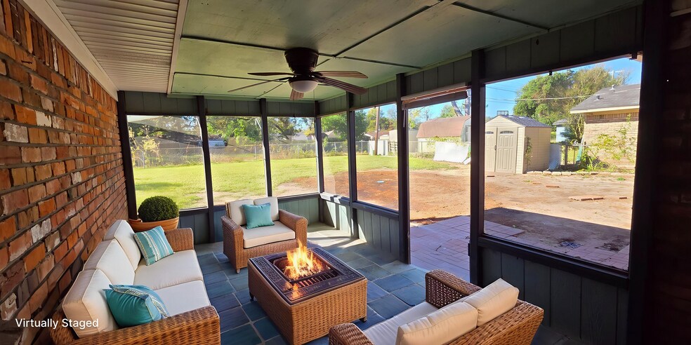 Building Photo - 2114 Ray Ave