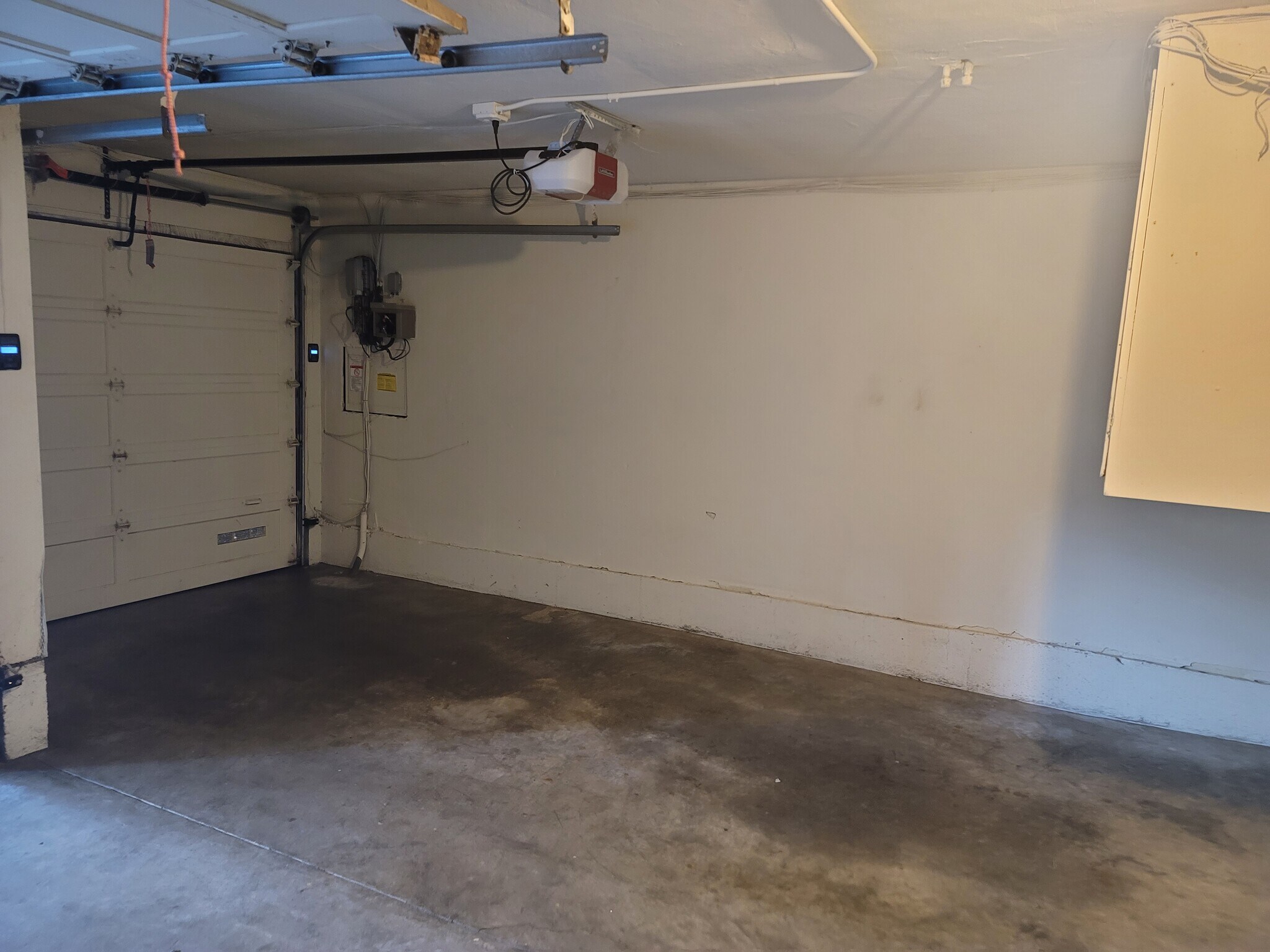 Building Photo - 132 Locksley Ave