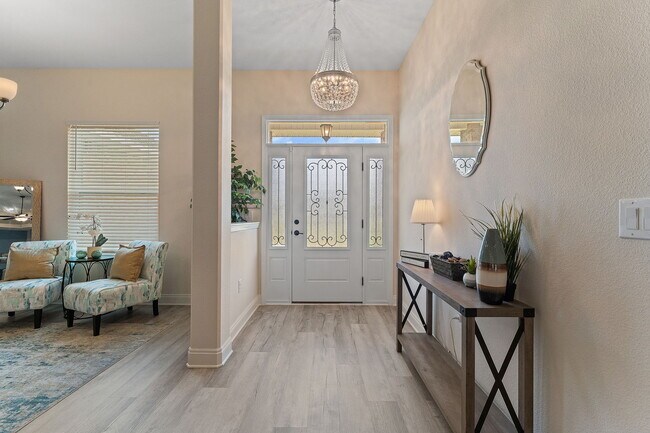 Building Photo - 5568 Micanopy Dr