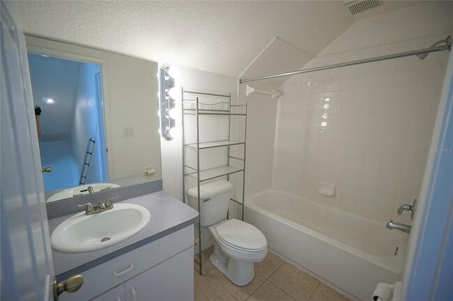 Building Photo - 24606 Victoria Wood Ct