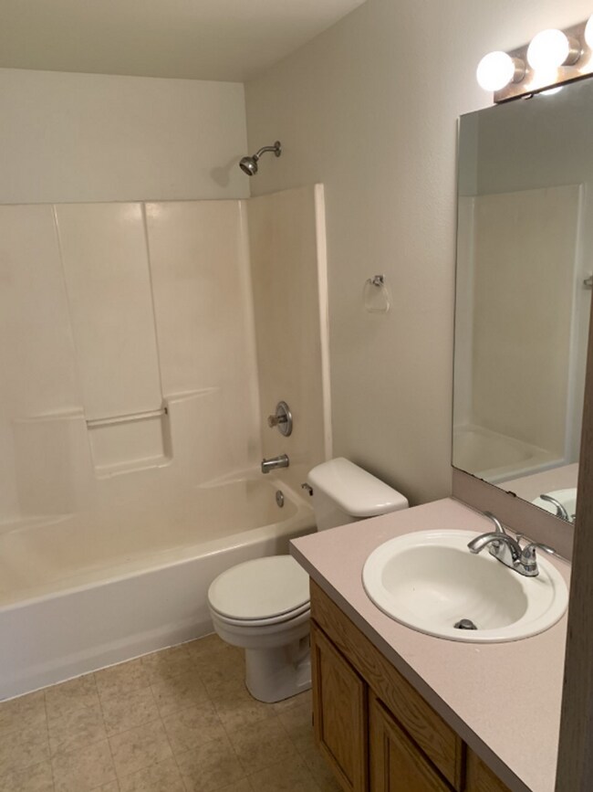 Building Photo - 321-R Street SE