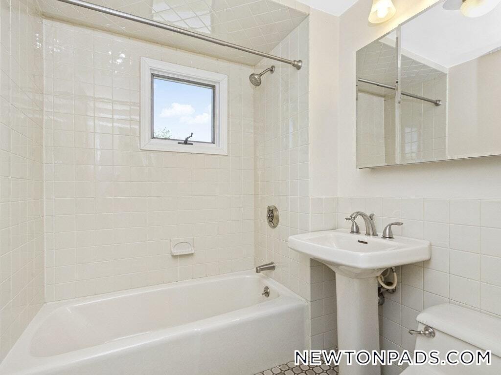 Building Photo - 1145 Boylston St