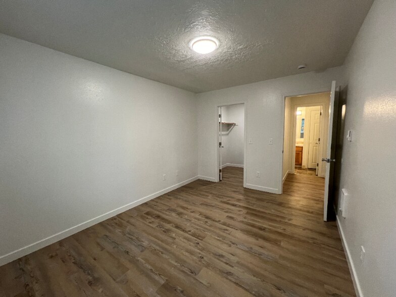 Building Photo - 17260 SW Heritage Ct