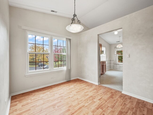 Building Photo - 216 Stoneybrook Ln