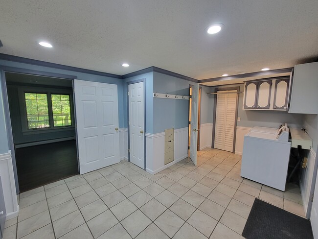 Building Photo - 12824 Opalocka Dr