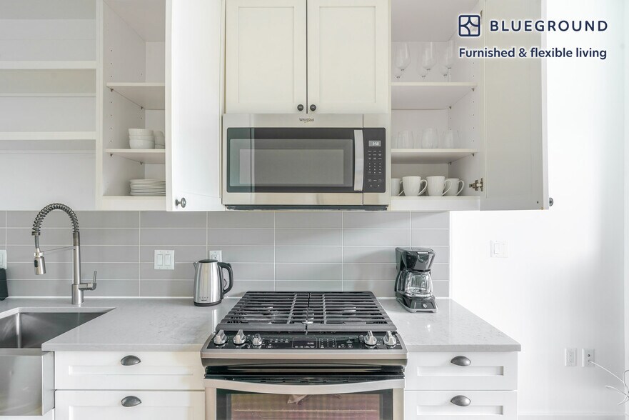 Building Photo - 3 Tingey Sq SE