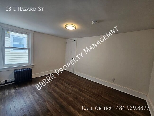 Building Photo - 18 E Hazard St