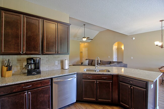 Building Photo - 50 Sunflower Cir NE