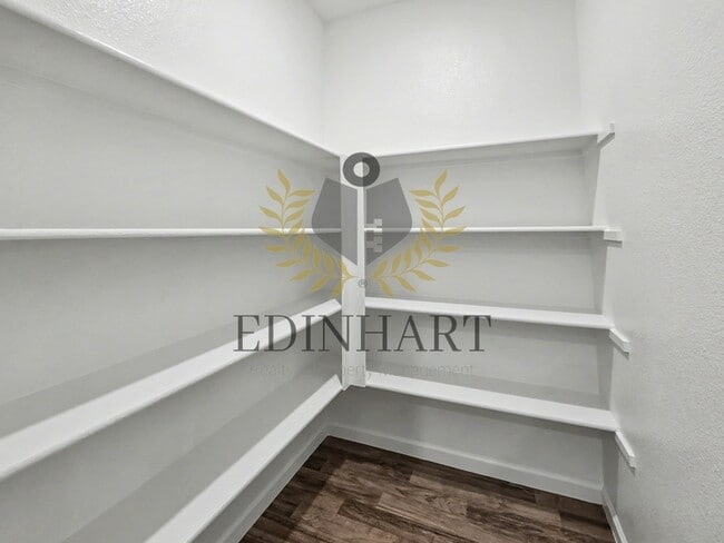 Building Photo - 7198 E Normal Ave