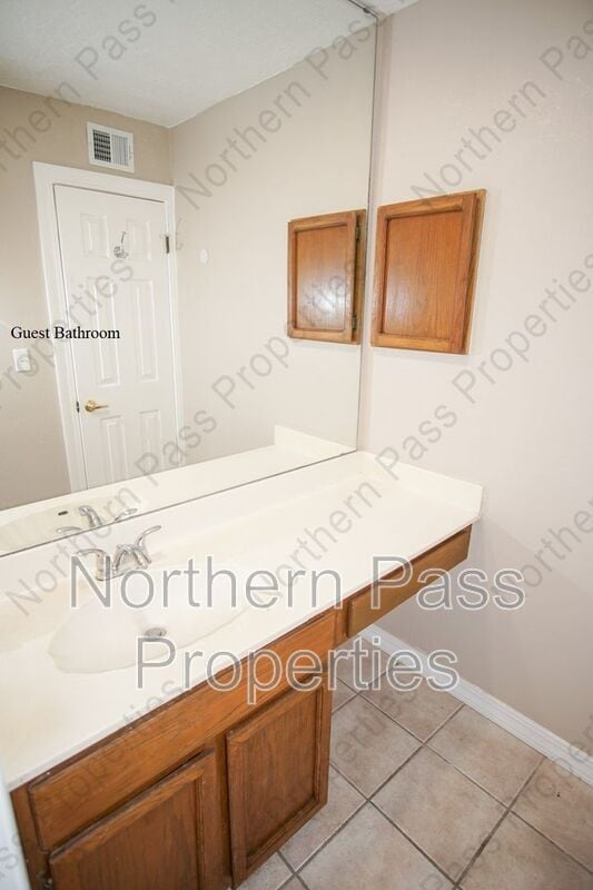 Building Photo - 1582 Bengal Dr