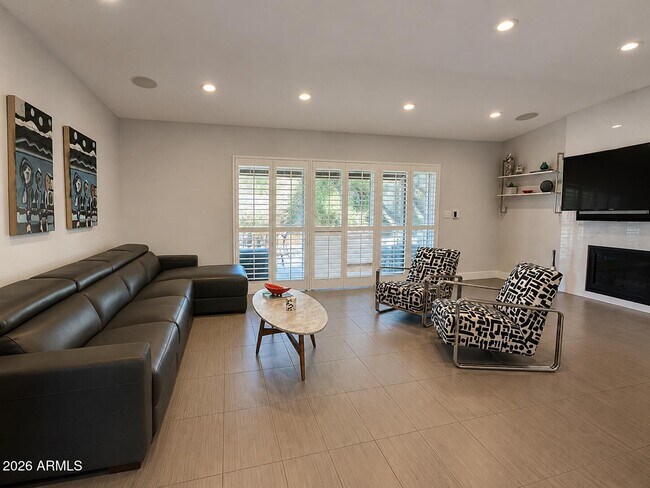 Building Photo - 8526 E San Jacinto Dr