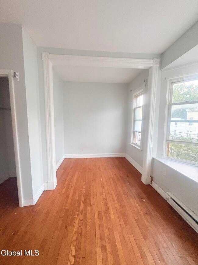 Building Photo - 356 2nd St