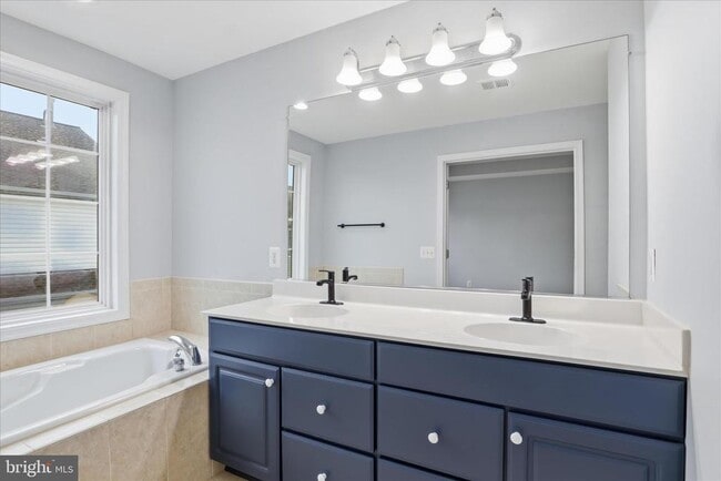 Building Photo - 5307 Granite Step Trail