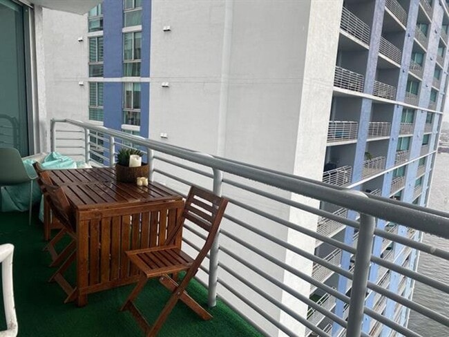 Building Photo - 325 S Biscayne Blvd