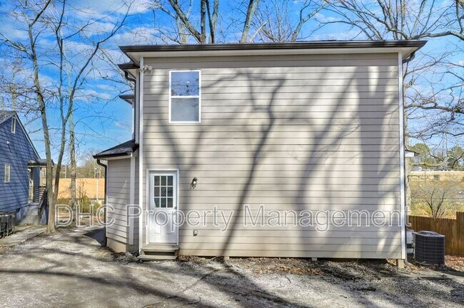 Building Photo - 1484 Norman Berry Dr